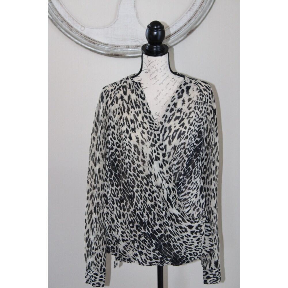 Kenneth Cole Women’s Blouse faux wrap animal print gray V-neck Size M